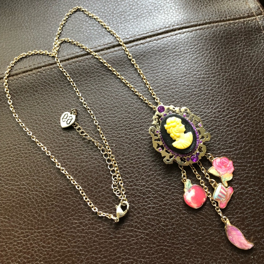 Victorian look cameo charm pendant on chain necklace